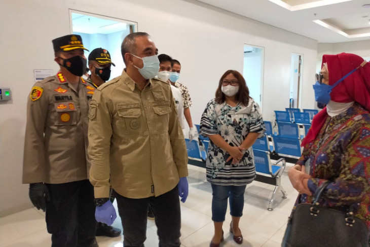 Bupati Tangerang akan buka sentra vaksin covid di zona merah