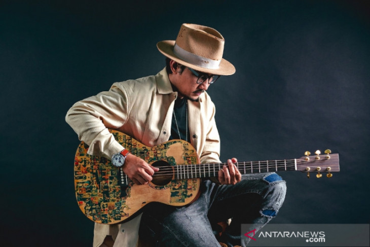 Sandy Canester rilis lagu