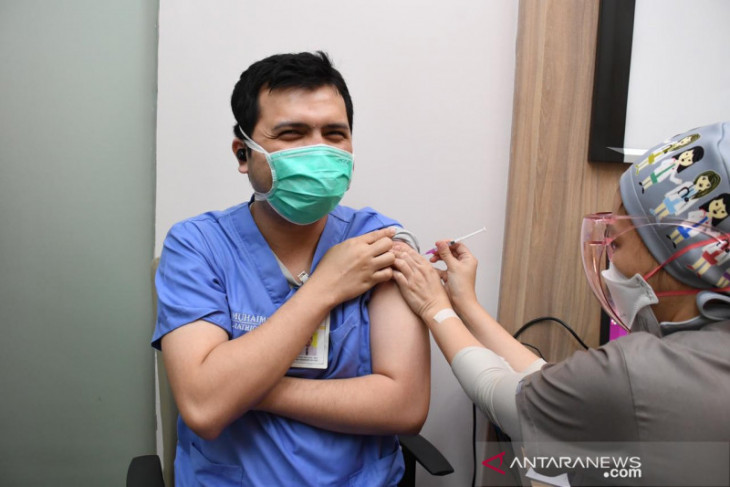 Perlukah memberikan dosis ketiga untuk masyarakat umum?