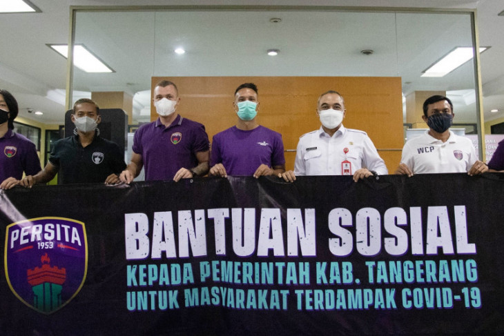 Persita Tangerang donasikan bantuan sosial ringankan dampak COVID-19