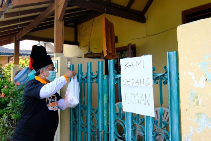 PPKM dan pandemi, PKS Jatim bagikan ratusan ribu paket kurban ke warga terdampak
