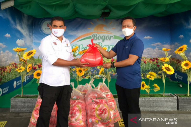 Mal BTM bagikan paket sembako kepada warga Kota Bogor yang jalani isoman