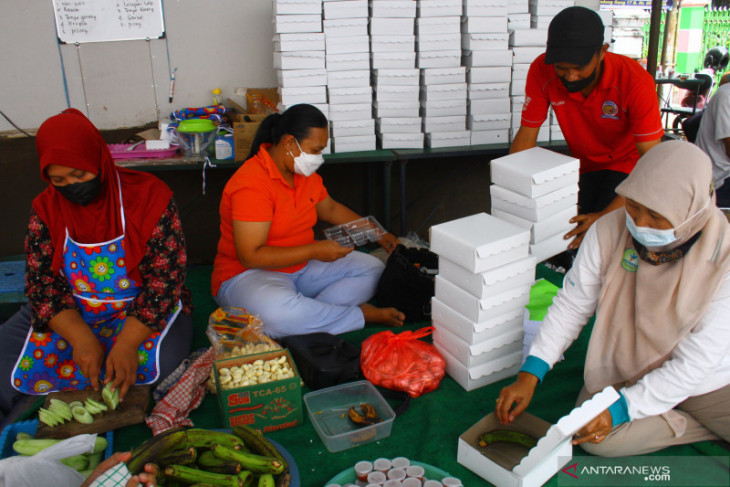 Dapur Umum Untuk Pasien Isolasi Madiri di Malang