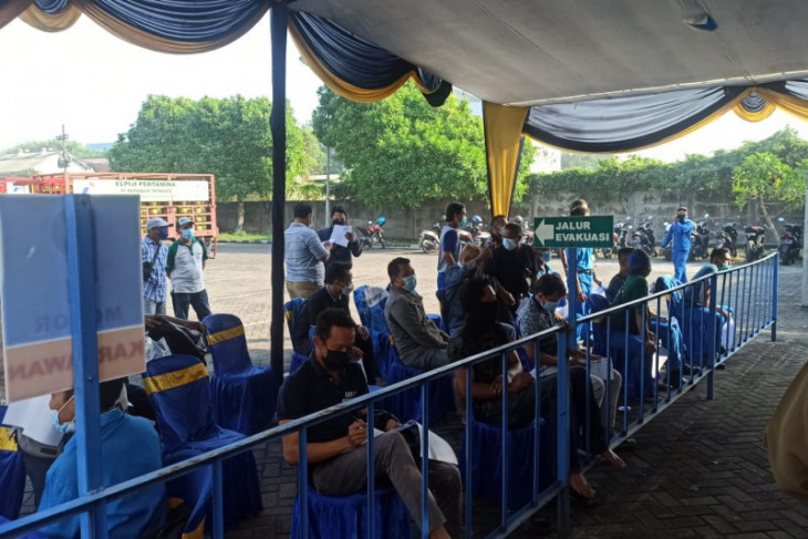 Polresta Sidoarjo gelontorkan 1.300 dosis vaksin di dua kecamatan