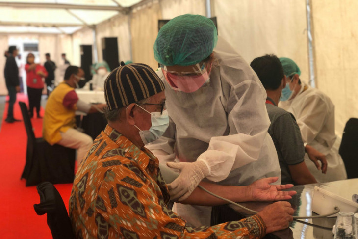 Kolaborasi Kemenparekraf dan swasta percepat distribusi vaksin COVID-19