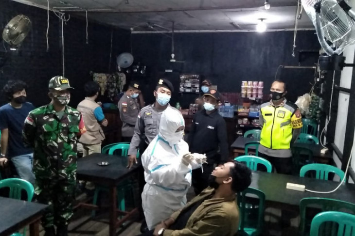 Razia Prokes di perbatasan dua warga dinyatakan positif COVID-19
