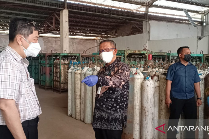 Sutarmidji tinjau distribusi oksigen di Pontianak