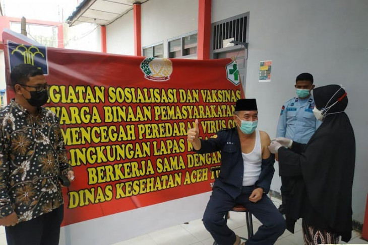 Seratusan narapidana Lapas Idi divaksin COVID-19