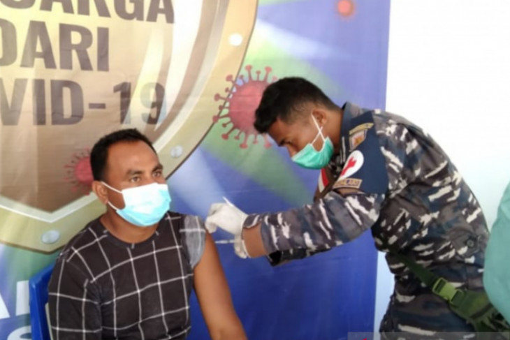 TNI AL kerahkan Nakes bantu vaksinasi di RSUD Saumlaki Maluku perangi corona