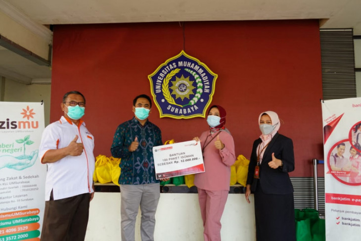 Gandeng Bank Jatim, UMSurabaya bagikan oximeter dan selang oksigen gratis pada warga isoman