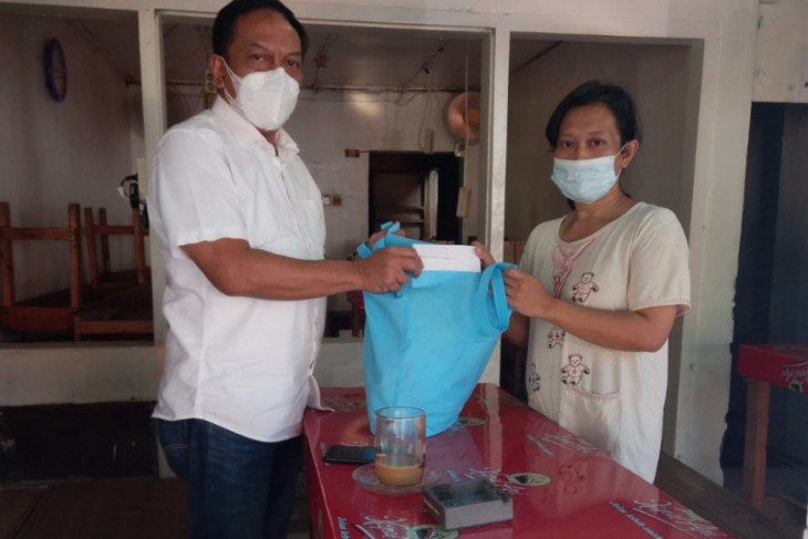 Seorang ibu di Surabaya terpaksa gadaikan kartu PKH demi sambung hidup