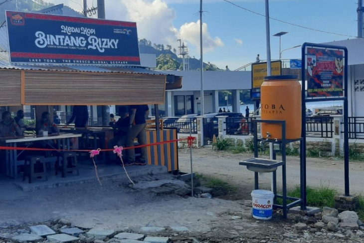 Mak Nisa, pedagang kopi, membangun (kembali) asa di kawasan Danau Toba