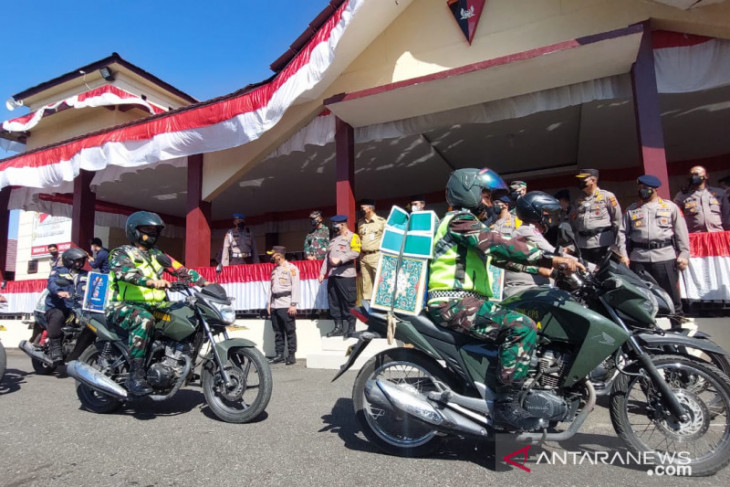 Polda Jambi salurkan 5.700 sembako untuk warga terdampak COVID-19