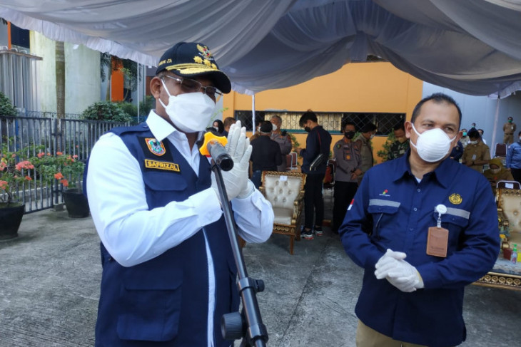 SKK Migas serahkan bantuan ISO tank oksigen ke Pemprov Kalsel 20 ton