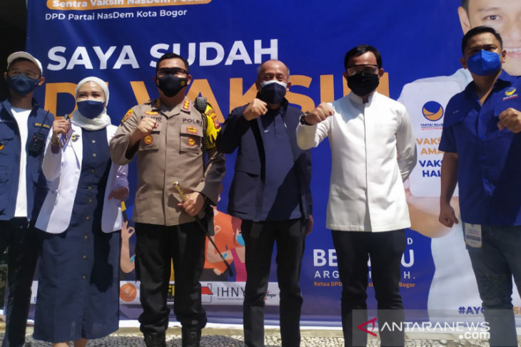 500 warga jalani vaksinasi di NasDem Kota Bogor