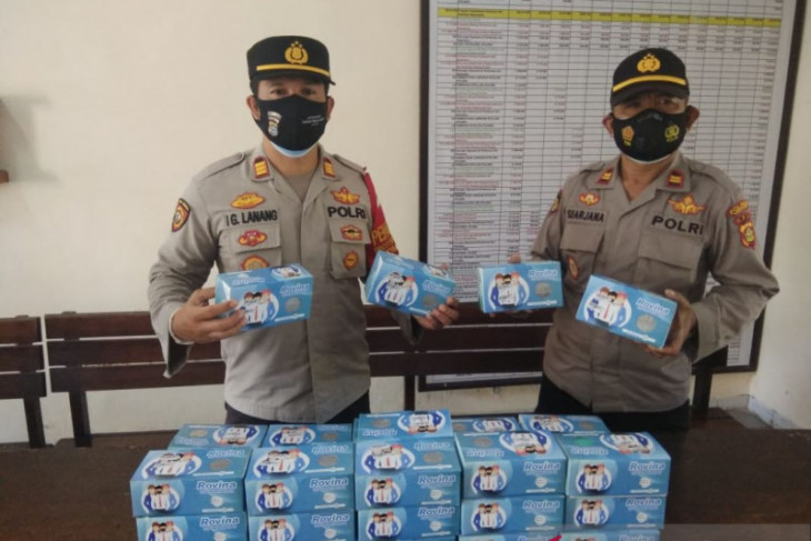 Jajaran Polri bagikan 2.000 masker gratis kepada Warga Tabanan
