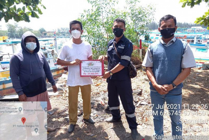 Serikat Nelayan Nahdlatul Ulama Bangka Terima Bantuan Pembuatan Rumpon dari PT Timah Tbk
