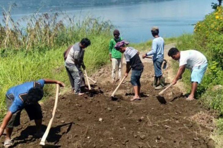 162,5 Kilometer jalan rusak di Simalungun diperbaiki secara swadaya masyarakat