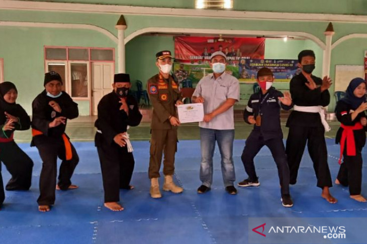 Tingkatkan kemampuan Atlet Pencak Silat, PT Timah bantu matras untuk IPSI Belinyu
