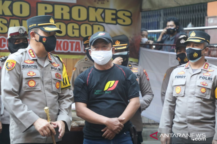 Kapolresta tinjau Posko Prokes dan berkeliling di pasar rakyat Kota Bogor