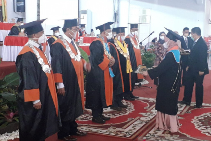 Universitas Jambi wisuda 1.143 mahasiswa