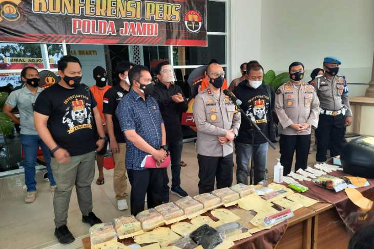 Polisi Jambi tembaki mobil kurir pembawa 8Kg sabu-sabu
