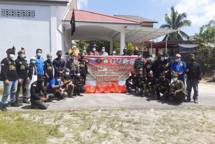 POM Singkawang bagikan 1.000 paket sembako bagi masyarakat terdampak COVID-19