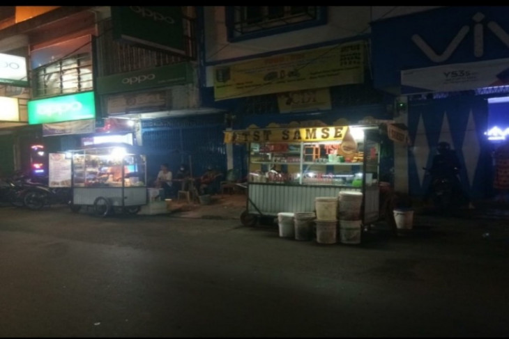 Penjual TST mengaku omsetnya tinggal 30 persen semalam