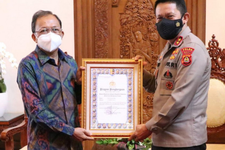 Gubernur Bali terima penghargaan Kapolri terkait PPKM Mikro terbaik