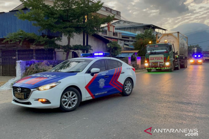 Satlantas Singkawang kawal pendistribusian liquid oksigen
