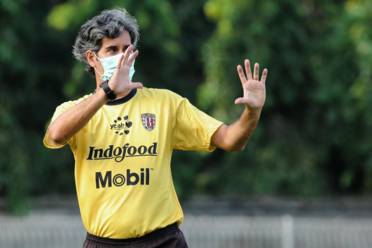 Pelatih Kepala Bali United Stefano Cugurra belum putuskan pengganti Diego Assis