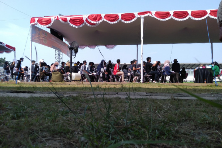 Tribun Stadion Singaperbangsa Karawang dijadikan lokasi vaksinasi massal