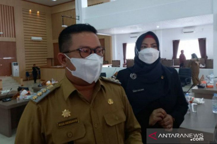 DPRD Bangka Selatan sahkan dua raperda