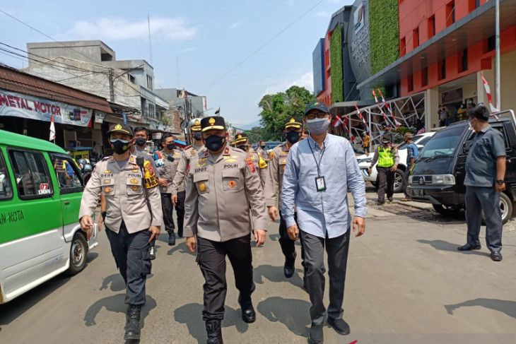 Wakapolda Jabar tinjau pelaksanaan prokes di Pasar rakyat Kota Bogor