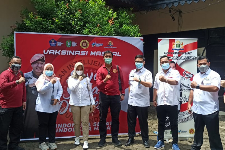 BIN Kalbar vaksinasi 1.000 warga percepat kekebalan komunal