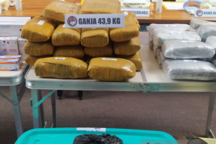 Polisi gagalkan peredaran 43,9 kilogram ganja