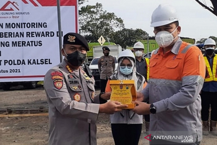 Satgas penambang ilegal PT AGM dapat penghargaan dari Dit Pamobvit Polda Kalsel
