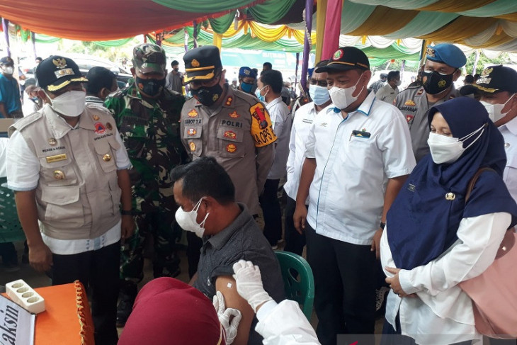 Wabup dan Kapolres Palas tinjau vaksinasi di PTPN IV