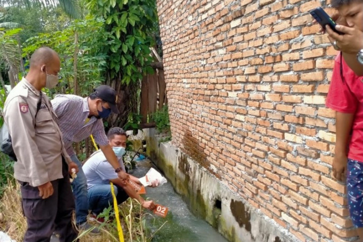 Tidak bernyawa lagi, bayi baru lahir ditemukan di parit
