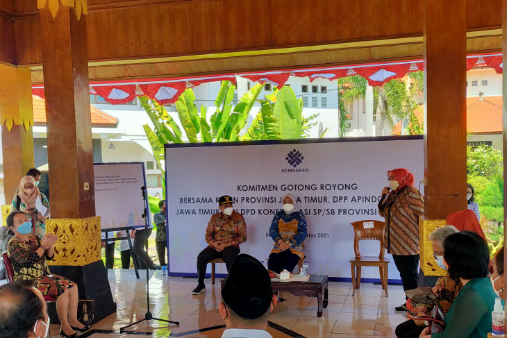 Menaker Ida Fauziyah ajak pengusaha dan buruh gotong royong hadapi COVID-19