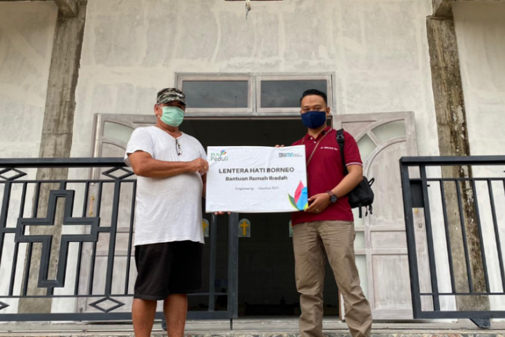PLN Kalbar serahkan bantuan senilai Rp 210 Juta untuk rumah ibadah