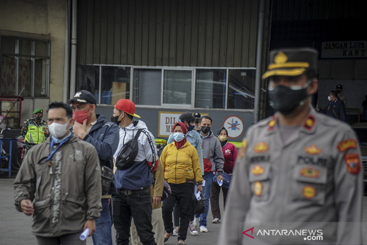 Vaksinasi bagi buruh di kabupaten Sumedang 