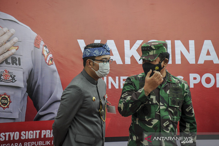 Panglima TNI dan Kapolri tinjau vaksinasi bagi buruh 