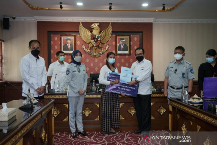 Jasa Raharja serahkan santunan korban KMP Yunicee Rp862 juta