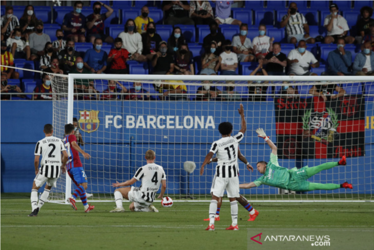 Barca menang telak 3-0 atas Juventus