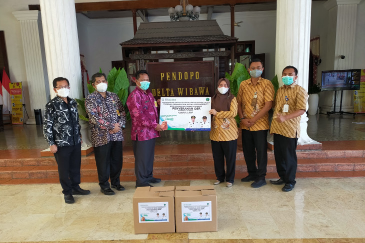 Tanggap bencana COVID-19, BPJS Kesehatan Sidoarjo salurkan paket vitamin