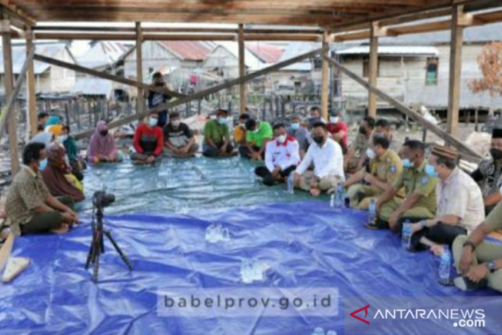 Gubernur Babel kunjungi warga korban kebakaran di Desa Jelutung II