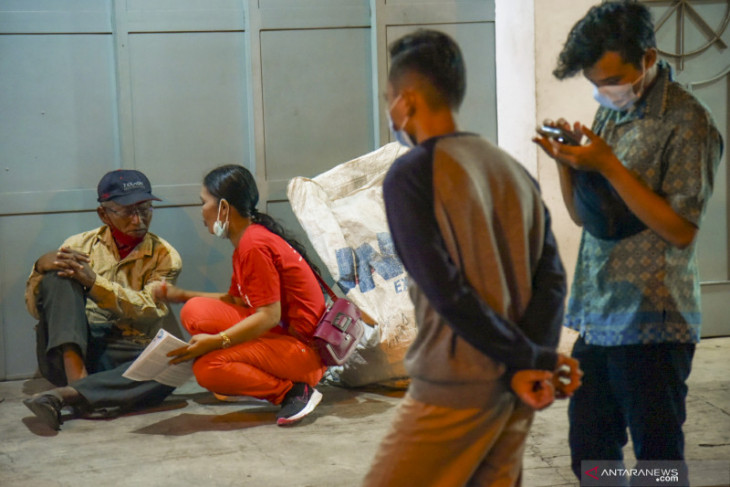 Menumbuhkan semangat gotong royong bantu sesama di saat pandemi