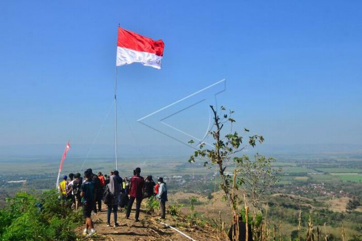 Pengibaran bendera Merah Putih