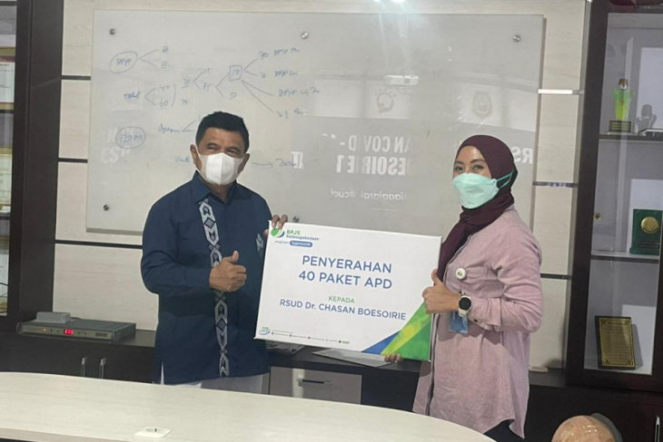 BPJAMSOSTEK Ternate serahkan 40 paket APD ke RSUD CB perangi corona